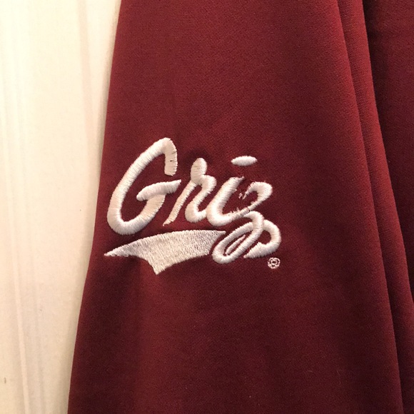 👕 Montana Burgandy Hoodie - Picture 3 of 3